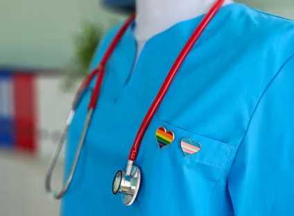 Recife adota novo medicamento para hormonização de homens trans