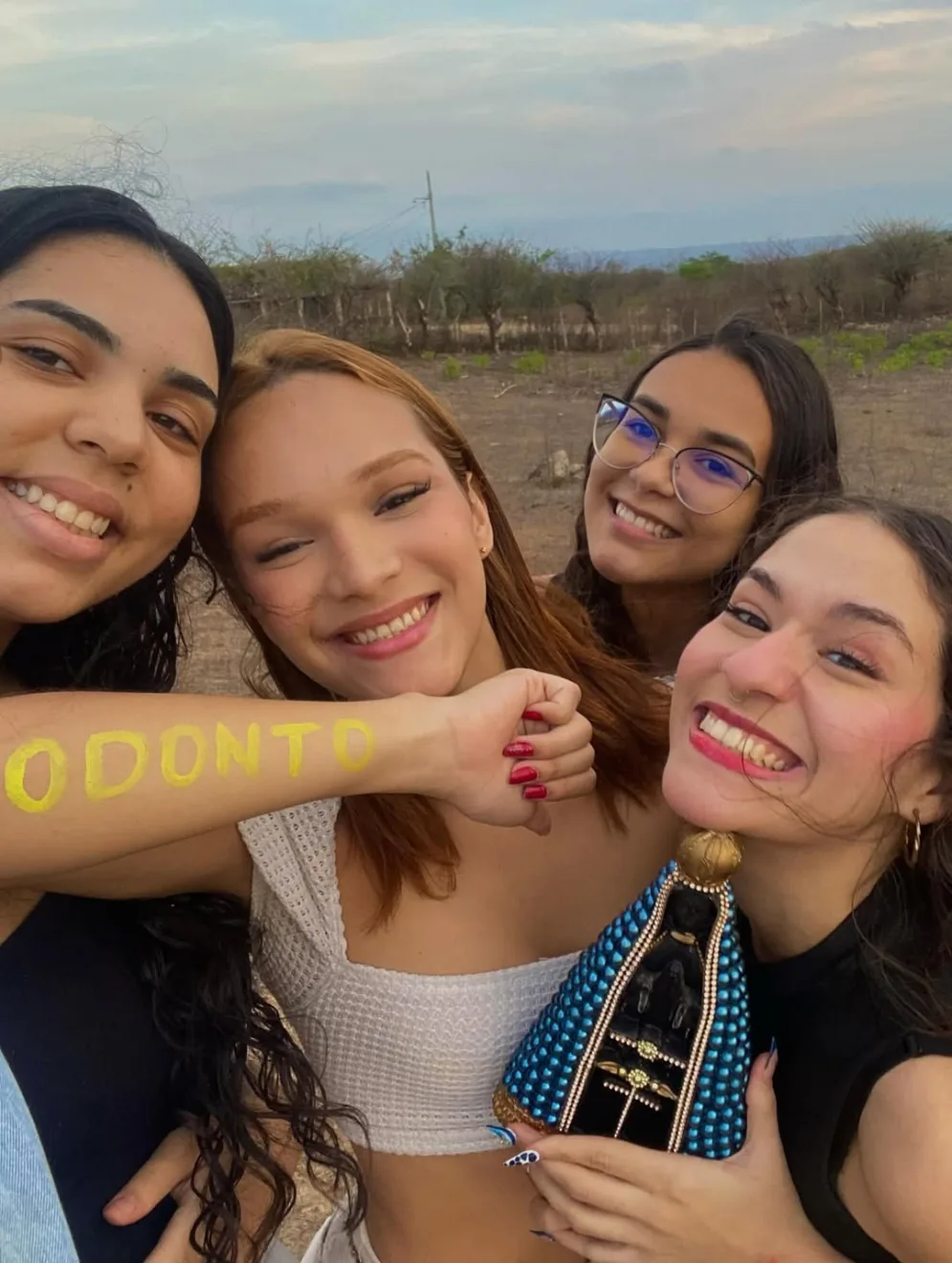 Luísa Victória e amigas