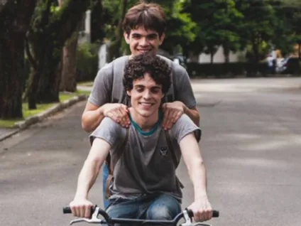 Confira 10 novos filmes LGBT+ lançados na plataforma de streaming do Itaú