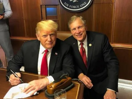 Deputado agradece a Trump por 'defender' crianças da homossexualidade: 