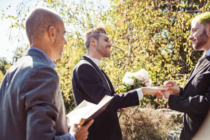 Tribunal da Polônia passa a reconhecer casamentos homoafetivos realizados na UE