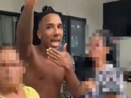 Influenciador interrompe pregação e confronta pastora após fala sobre mulher trans: 