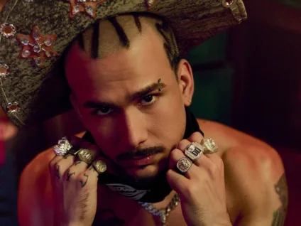 Dupê aposta em sonoridade revolucionária com Cyber Cangaço e celebra apoio LGBT+: "Pabllo Vittar me deu a luz"