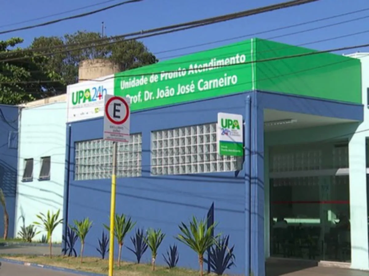 Jovem denuncia humilhação ao ter diagnóstico de HIV revelado em voz alta em UPA