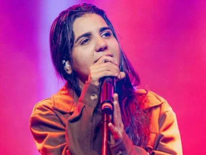 Yasmin Santos fala sobre desafios como artista lésbica no sertanejo: "O que gosto não devia ser pauta"