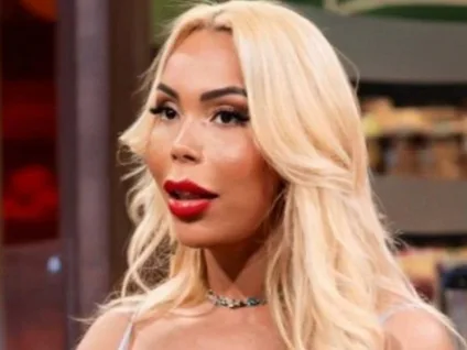 Influenciadora trans afirma que casamento consigo mesma prejudica vida amorosa: "Me chamam de louca"