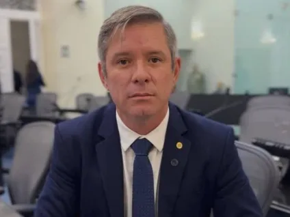 Deputado bolsonarista critica postagem do MP sobre uso de banheiro por pessoas trans: 