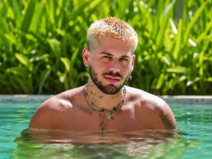 Zé Felipe responde seguidor e viraliza: “Sou gay por hobby”