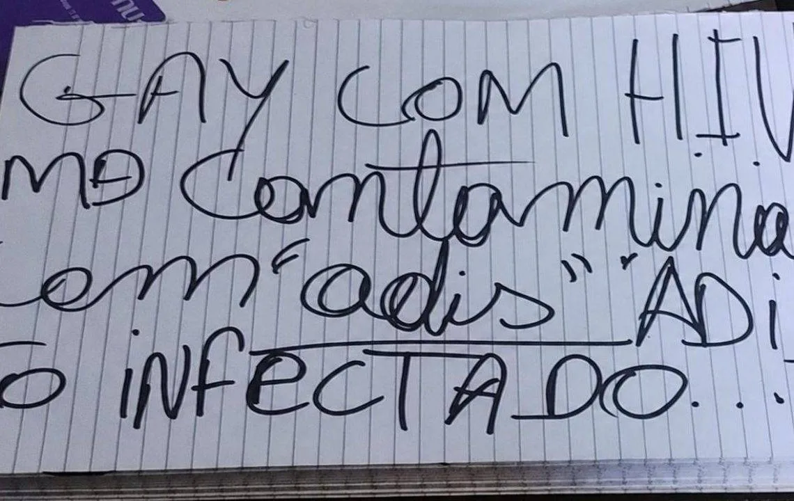 Homem é encontrado morto em Manaus com bilhete homofóbico: "Gay com HIV"