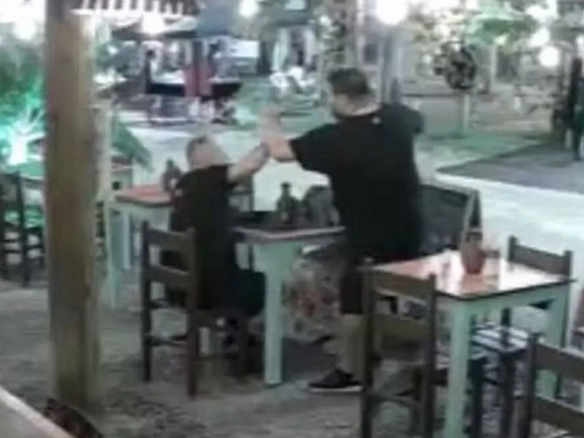 Casal é condenado a indenizar empresário vítima de agressão homofóbica no Espírito Santo