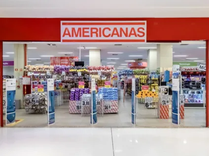Justiça aumenta indenização a trabalhador trans por discriminação nas Lojas Americanas