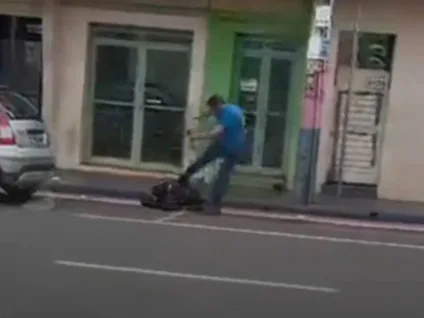 Mulher trans é espancada no trabalho após pedir para ser tratada no feminino em MG
