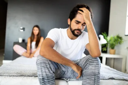 O erro que muitos homens cometem ao tentar tratar a disfunção erétil