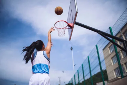 Pastor rasga críticas e faz discurso preconceituoso contra liga feminina de basquete: 
