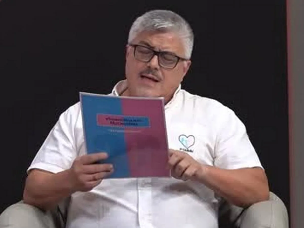 Pastor anuncia projeto para restringir beijos e carinhos entre casais do mesmo sexo
