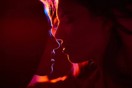 Transar muito significa ter uma vida sexual saud&aacute;vel? Especialista responde