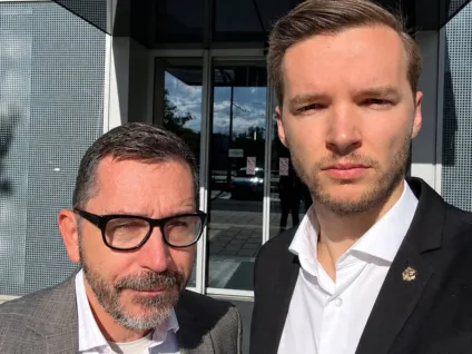 Casal gay casado há seis anos vai à Justiça após governo se recusar a reconhecer união